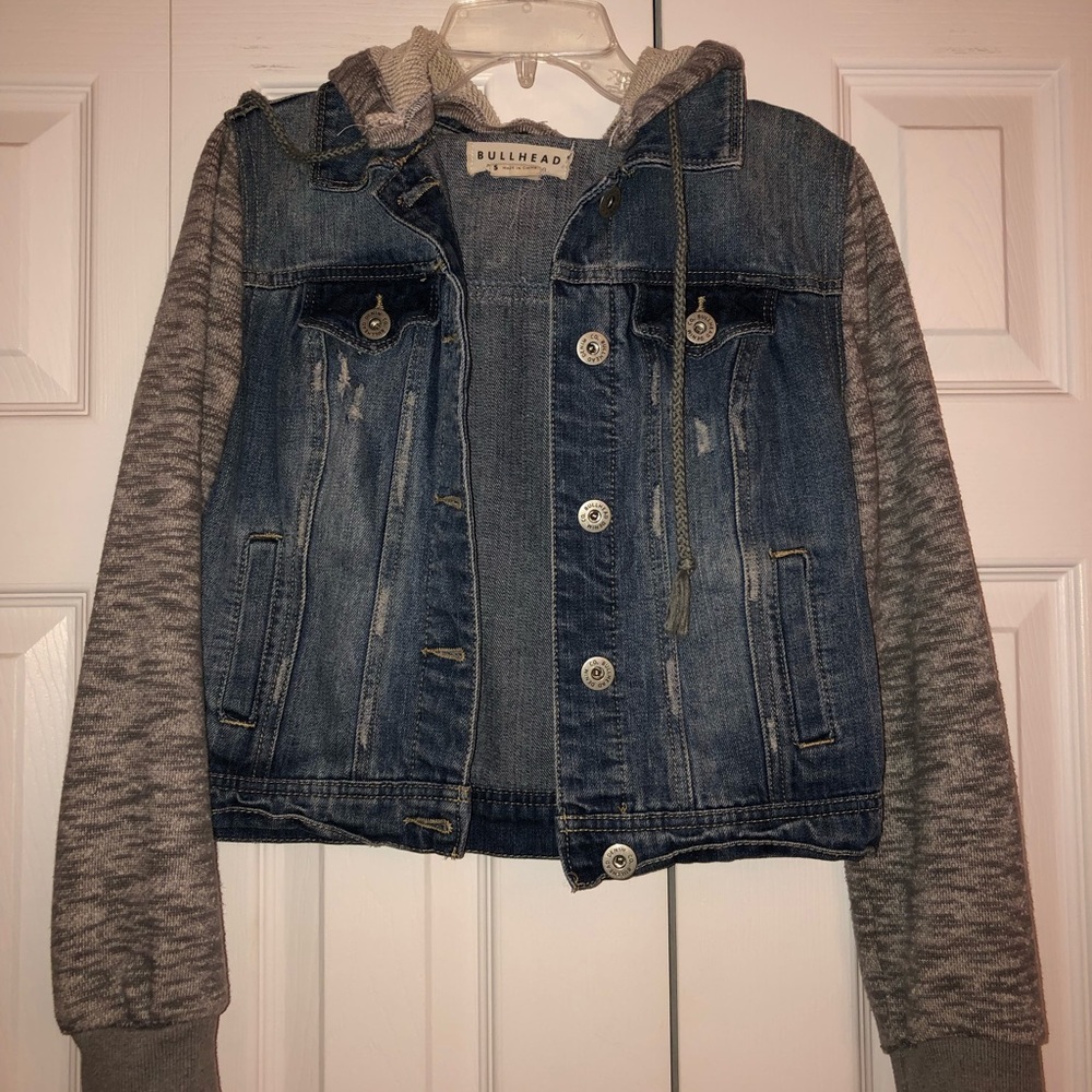 Bullhead Cropped Hooded Denim Jacket